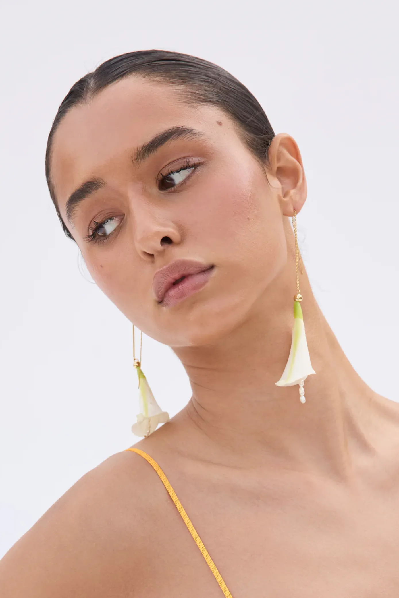 Cult Gaia Earrings>CALLA EARRING - White